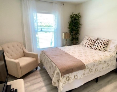1348 Se Bayharbor Street - Photo Thumbnail 13