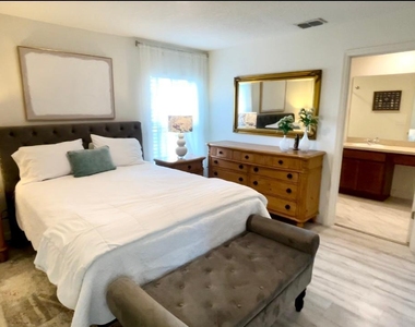 1348 Se Bayharbor Street - Photo Thumbnail 11