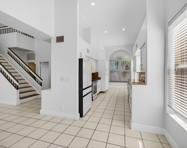 7848 Travelers Tree Drive - Photo Thumbnail 10