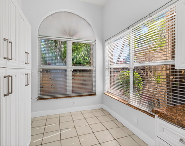 7848 Travelers Tree Drive - Photo Thumbnail 14