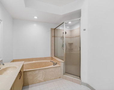 7848 Travelers Tree Drive - Photo Thumbnail 28