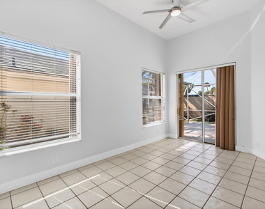 7848 Travelers Tree Drive - Photo Thumbnail 8