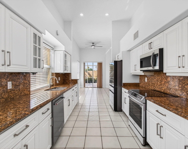 7848 Travelers Tree Drive - Photo Thumbnail 17