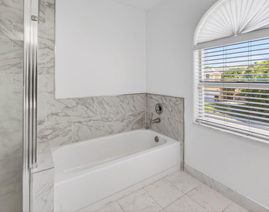 7848 Travelers Tree Drive - Photo Thumbnail 36