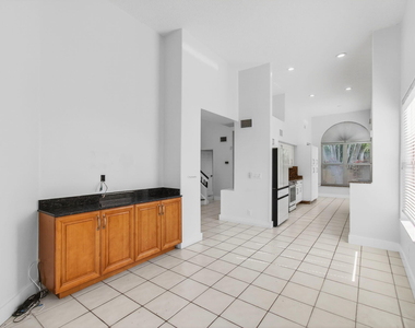 7848 Travelers Tree Drive - Photo Thumbnail 9