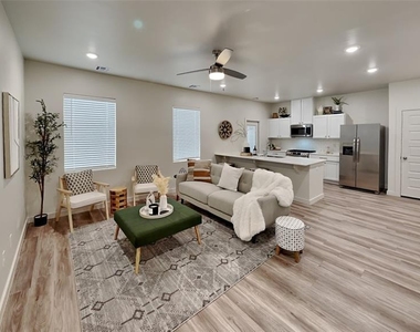 8909 Nw 109th Lane - Photo Thumbnail 6