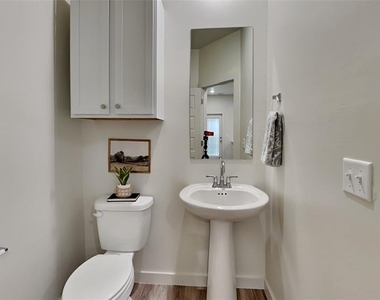 8909 Nw 109th Lane - Photo Thumbnail 4