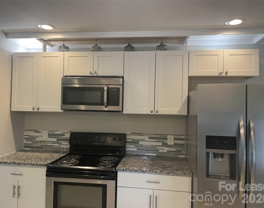 540 Carolyn Lane - Photo Thumbnail 4