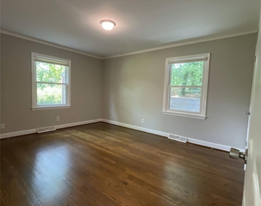 540 Carolyn Lane - Photo Thumbnail 15