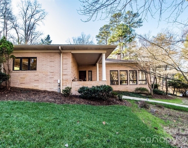 3911 Lakeside Drive - Photo Thumbnail 5