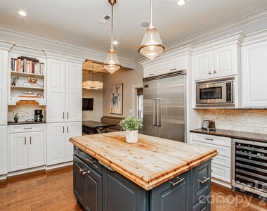 3911 Lakeside Drive - Photo Thumbnail 15
