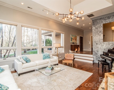 3911 Lakeside Drive - Photo Thumbnail 11