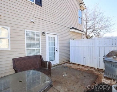 1109 Triece Lane - Photo Thumbnail 16