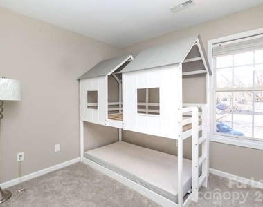 1109 Triece Lane - Photo Thumbnail 15