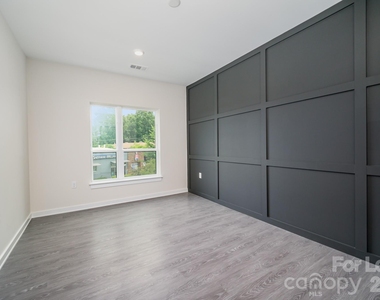 3630 N Davidson Street - Photo Thumbnail 6