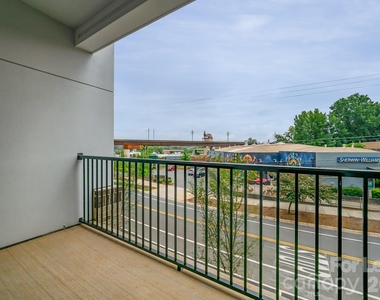 3630 N Davidson Street - Photo Thumbnail 16