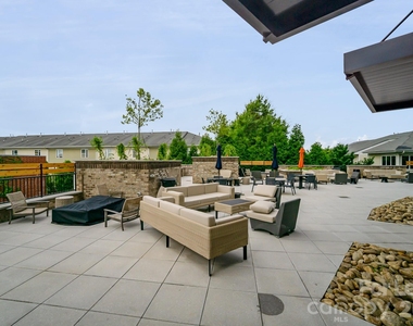 3630 N Davidson Street - Photo Thumbnail 11