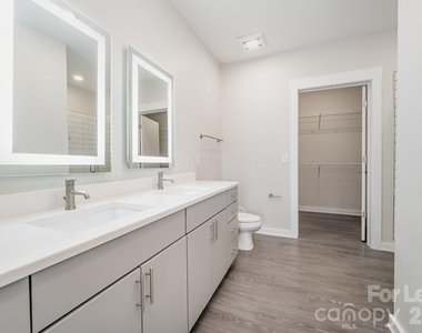 3630 N Davidson Street - Photo Thumbnail 8