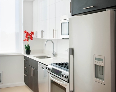 808 Columbus Ave - Photo Thumbnail 21
