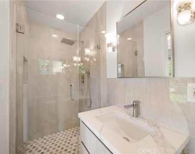 1033 S Isabella - Photo Thumbnail 36