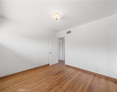 1033 S Isabella - Photo Thumbnail 23