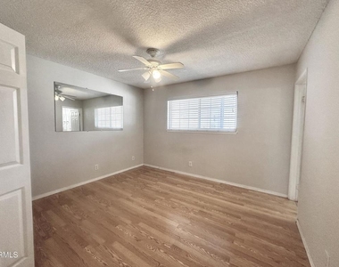 2065 Abbott Street - Photo Thumbnail 16