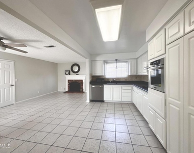2065 Abbott Street - Photo Thumbnail 4
