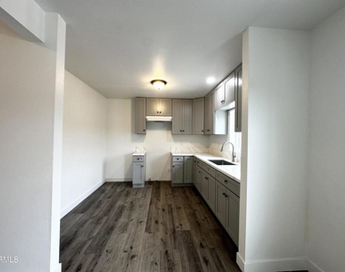 1303 S C Street - Photo Thumbnail 2
