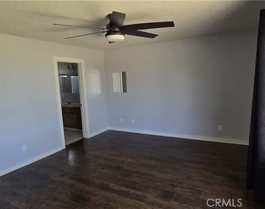 7806 E Avenue U - Photo Thumbnail 8