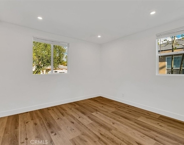 22134 Gilmore Street - Photo Thumbnail 9