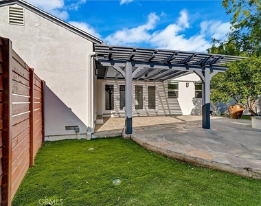 22134 Gilmore Street - Photo Thumbnail 19