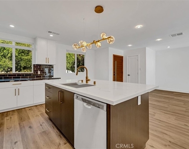 22134 Gilmore Street - Photo Thumbnail 5