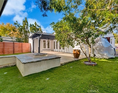 22134 Gilmore Street - Photo Thumbnail 17