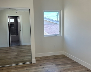 1315 N Kingsley Drive - Photo Thumbnail 6