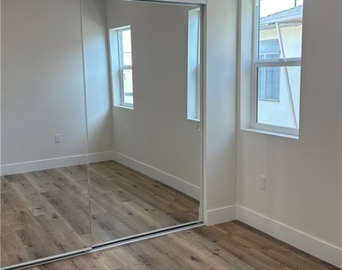 1315 N Kingsley Drive - Photo Thumbnail 9