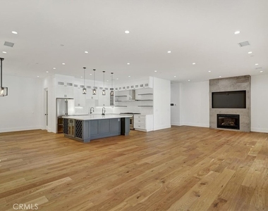 5520 Woodlake - Photo Thumbnail 7