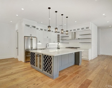 5520 Woodlake - Photo Thumbnail 8