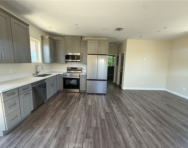 15362 1/2 Valerio Street - Photo Thumbnail 2
