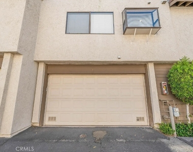 5800 Owensmouth - Photo Thumbnail 10