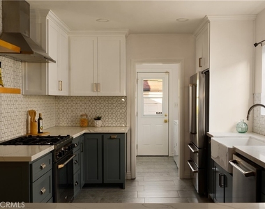 520 N Citrus Avenue - Photo Thumbnail 7