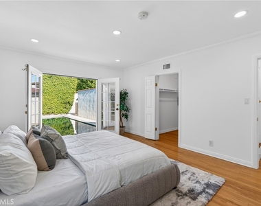 520 N Citrus Avenue - Photo Thumbnail 10