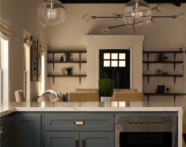 520 N Citrus Avenue - Photo Thumbnail 4