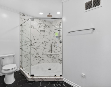 520 N Citrus Avenue - Photo Thumbnail 13