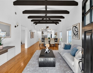 520 N Citrus Avenue - Photo Thumbnail 2