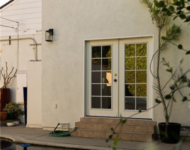 520 N Citrus Avenue - Photo Thumbnail 14