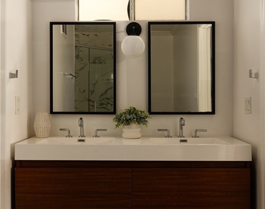 520 N Citrus Avenue - Photo Thumbnail 11