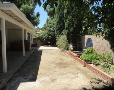 18715 Braemore Road - Photo Thumbnail 27