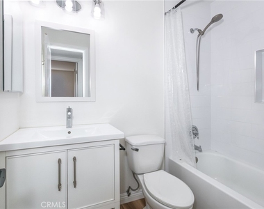 21901 Lassen Street - Photo Thumbnail 20