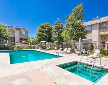 21901 Lassen Street - Photo Thumbnail 26