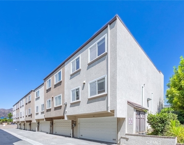 21901 Lassen Street - Photo Thumbnail 25
